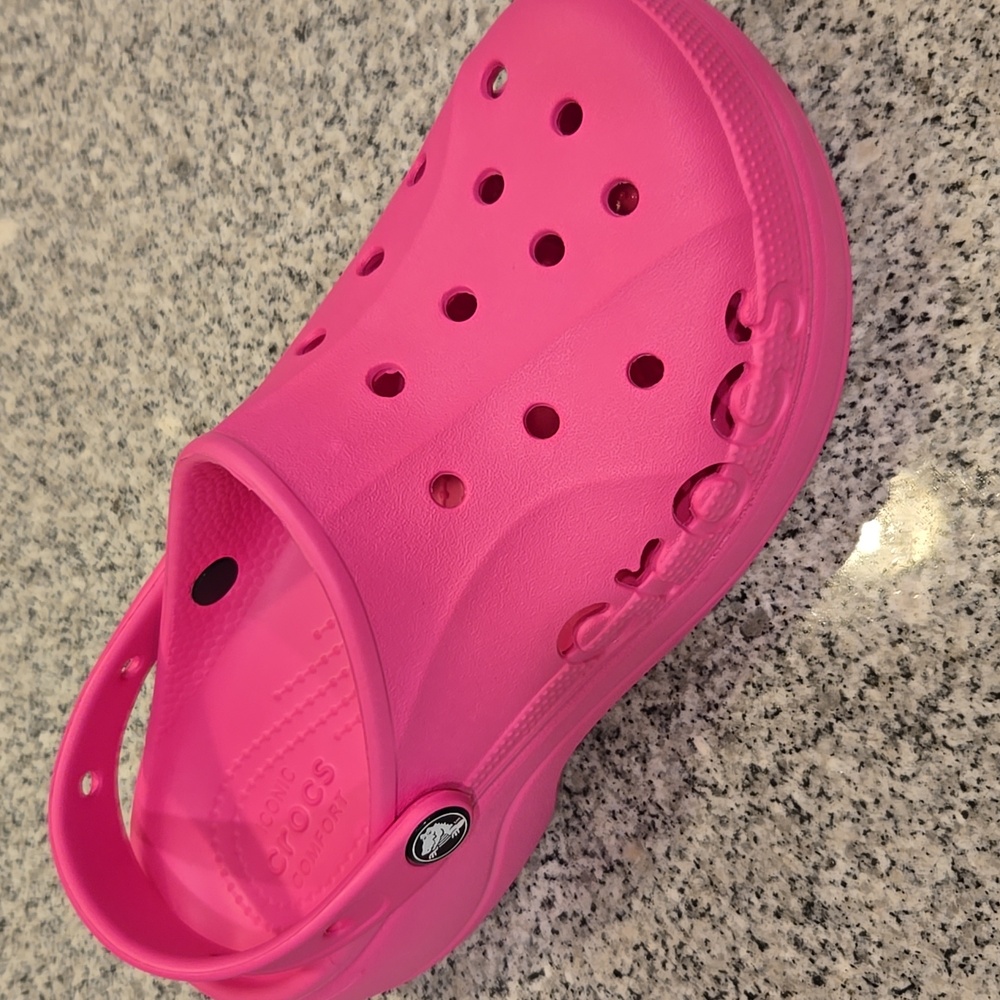 Women's Platform CROCS   Size 7